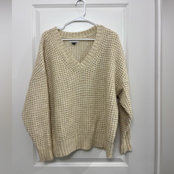 American Eagle Outfitters Sweaters - ❗️SOLD❗️